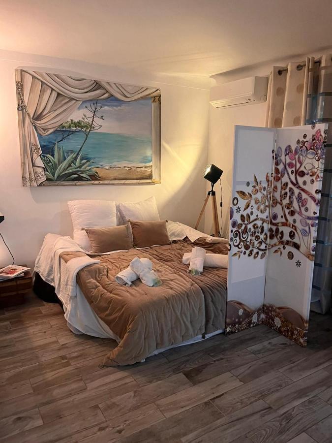 Les Canoubiers Luxe Et Serenite Au Coeur De Saint-Tropez Suites Spacieuses Avec Jardin Enchanteur Luaran gambar